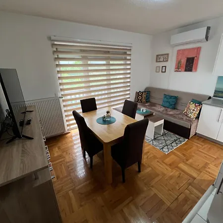 Apartment Teal 2